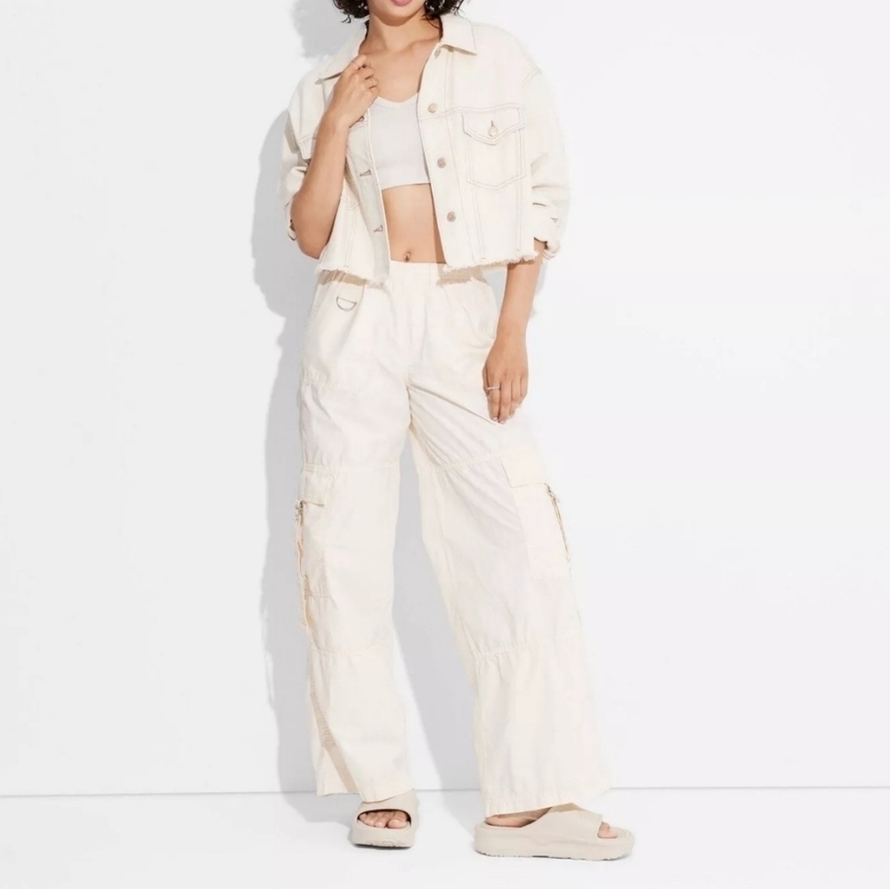 Wild Fable Women's Mid Rise Wide Leg Lightweight Cargo Pants, Off-White, XS - Picture 3 of 10